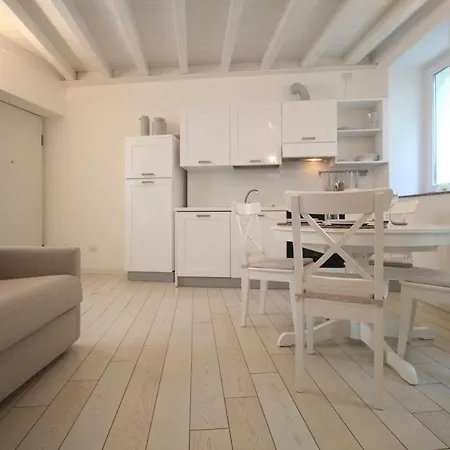Lakefront Cadorna - Affitti Brevi Italia Daire *