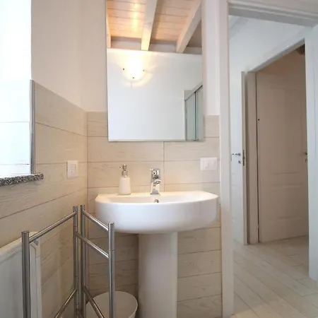Lakefront Cadorna - Affitti Brevi Italia Daire *